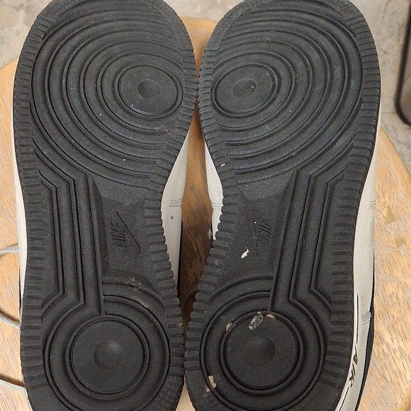 Nike Air Force 1 White with Black Swoosh - Picture 9 of 9